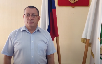 Поздравление Главы Парабельского района Александра Карлова с Днём Государственного флага.