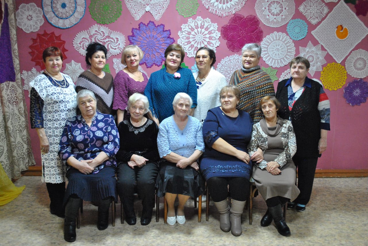 Уже 10 лет парабельские женщины собираются при клубе «Ветеран» и изучают премудрости рукоделия.
