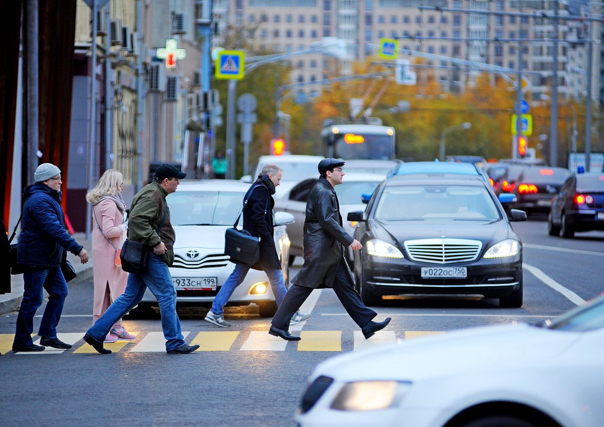 Безопасность на дороге зависит в совокупности и от пешеходов, и от водителей