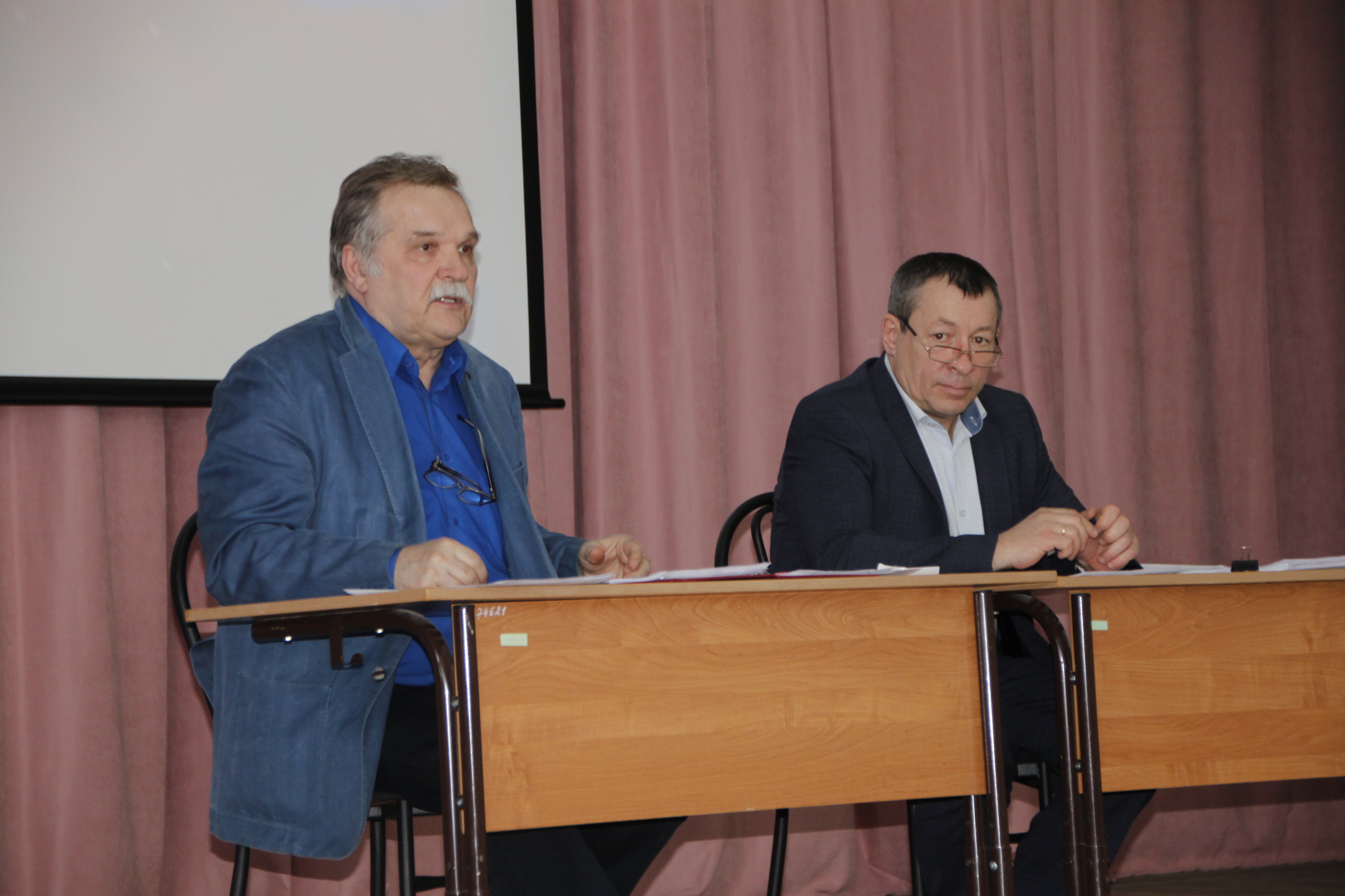 На мартовском собрании Думы района внесли изменения в бюджет муниципального образования на 2022 год в связи с увеличением объёма поступлений