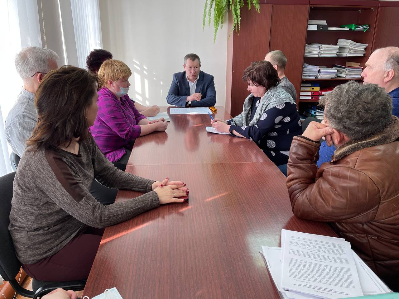Глава района Александр Карлов провел встречу с руководством и активом Нарымского сельского поселения.