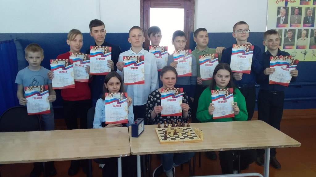 Юные шахматисты из 4-х школ приняли участие в муниципальном этапе Всероссийских соревнований по шахматам «Белая ладья»