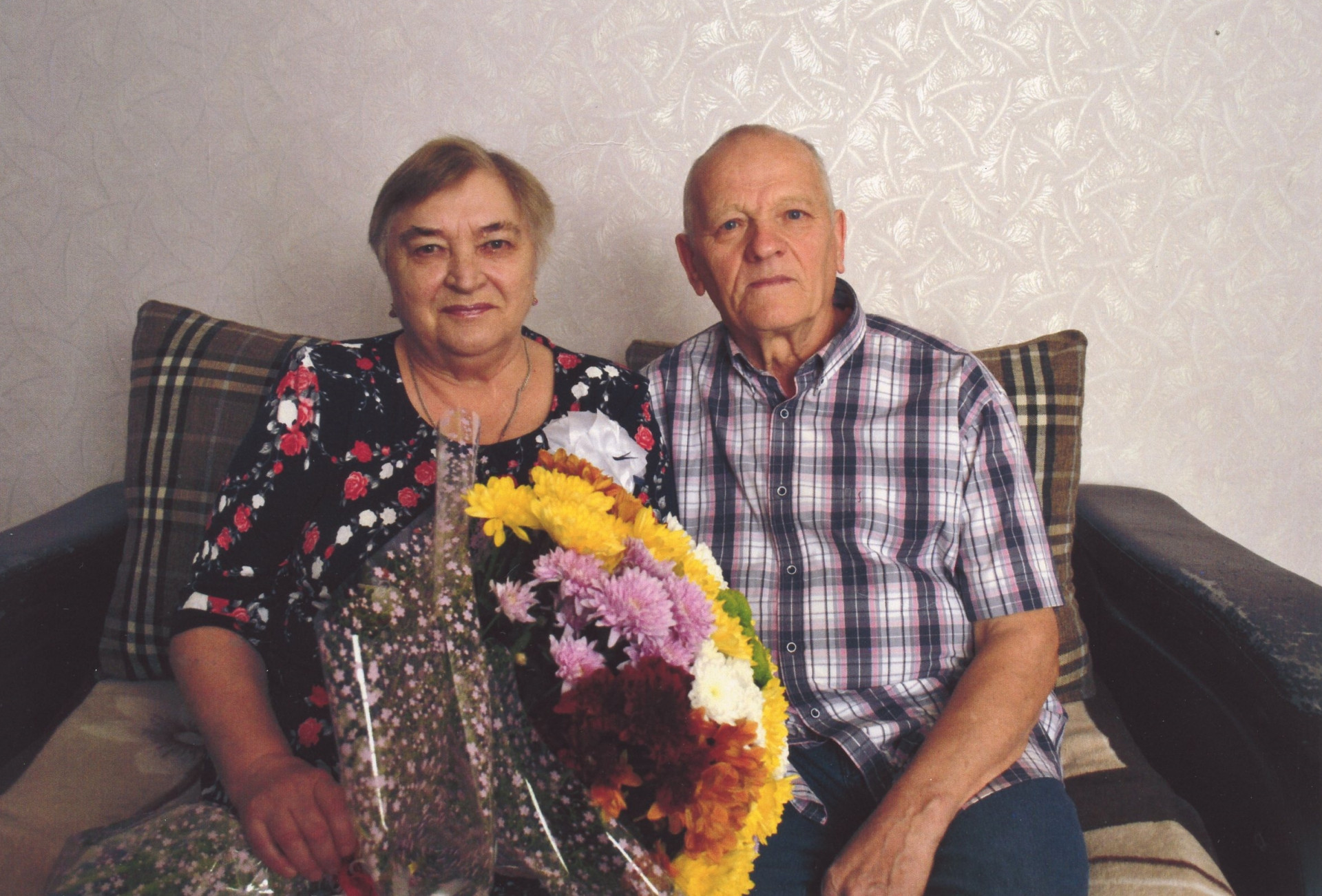 В октябре 2020 года супруги Владимир Николаевич и Валентина Ивановна Шелковые из с. Парабель отпраздновали 50-летний юбилей совместной жизни - золотую