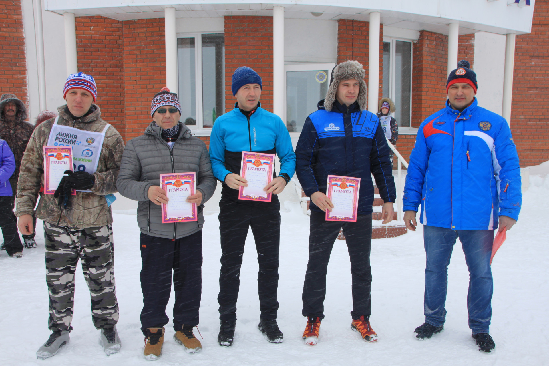На лыжной базе с. Парабель состоялись районные старты открытой Всероссийской массовой гонки «Лыжня России-2021».